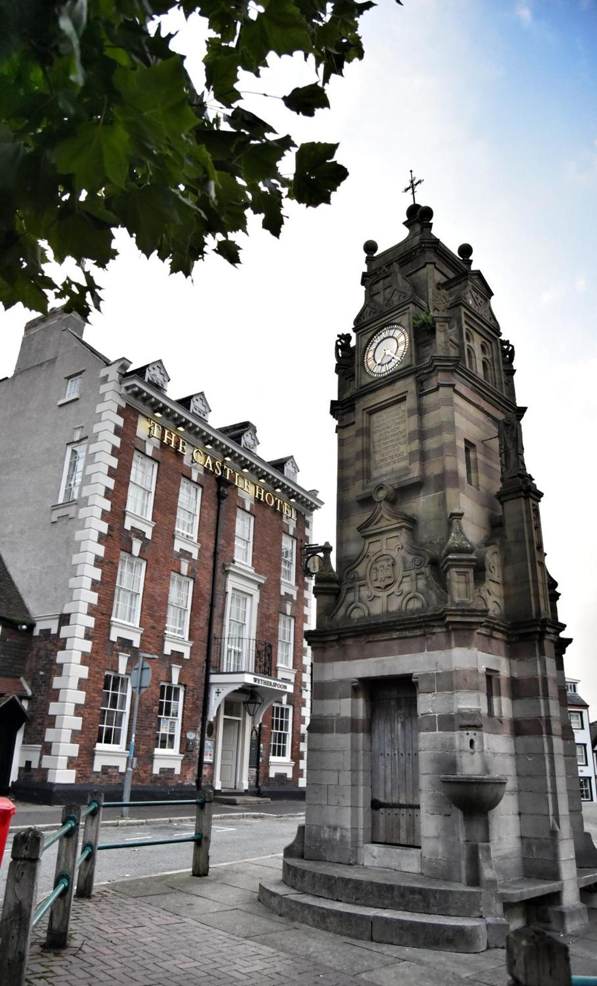 The Castle Hotel Wetherspoon Ruthin Exterior photo