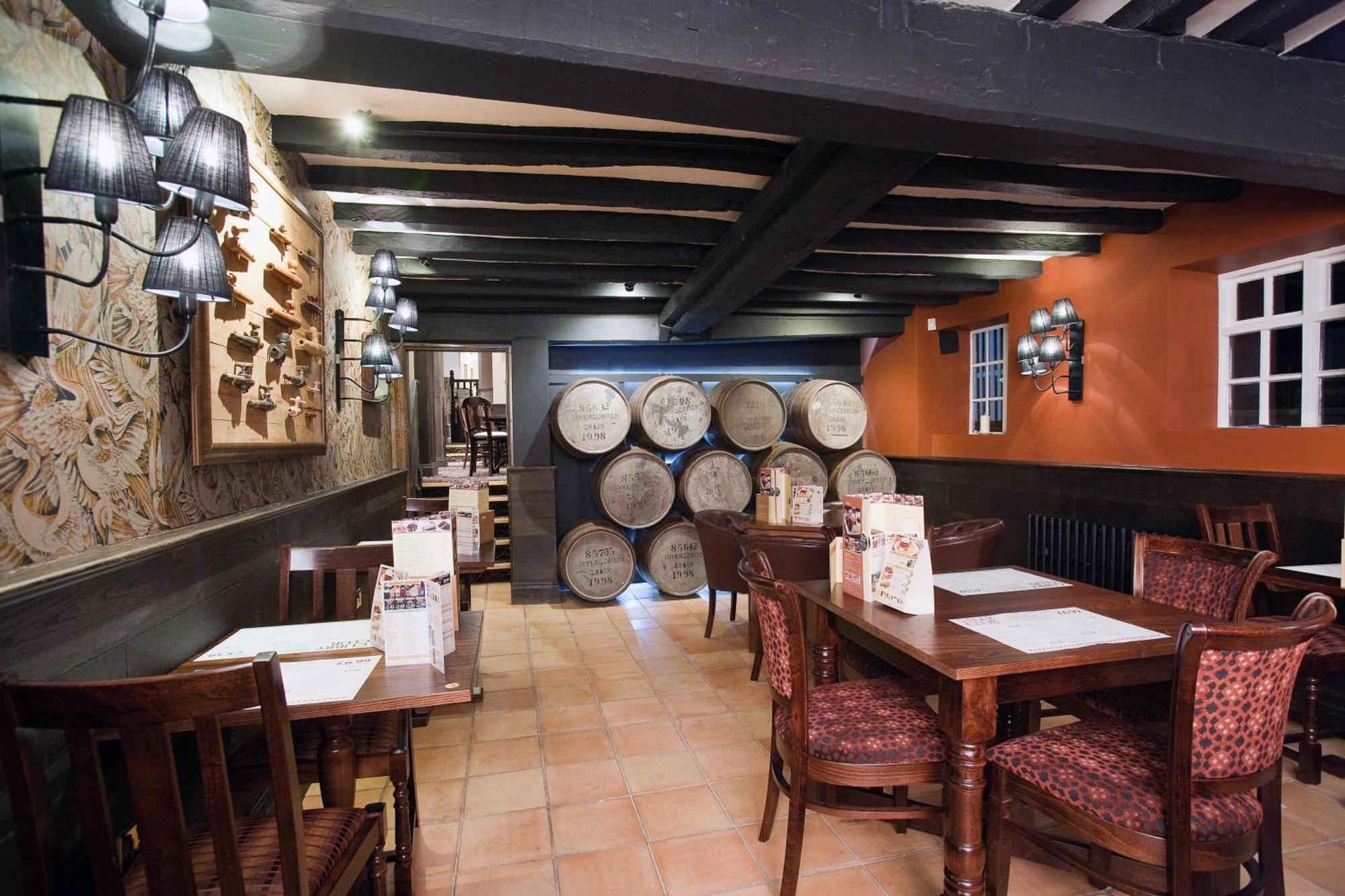 The Castle Hotel Wetherspoon Ruthin Exterior photo